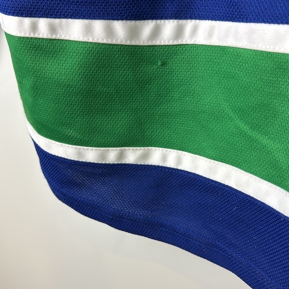 NHL Reebok/CCM Vancouver Canucks Henrik Sedin Jersey Men Size 48 - Picture 10 of 15